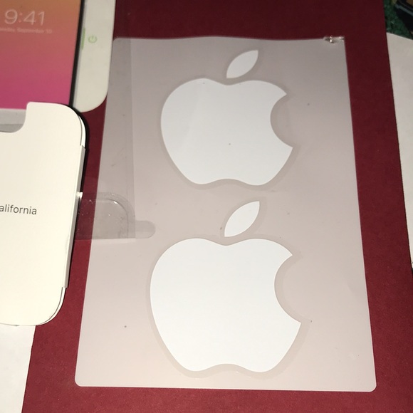 iPhone 11 box and apple stickers - Picture 4 of 6